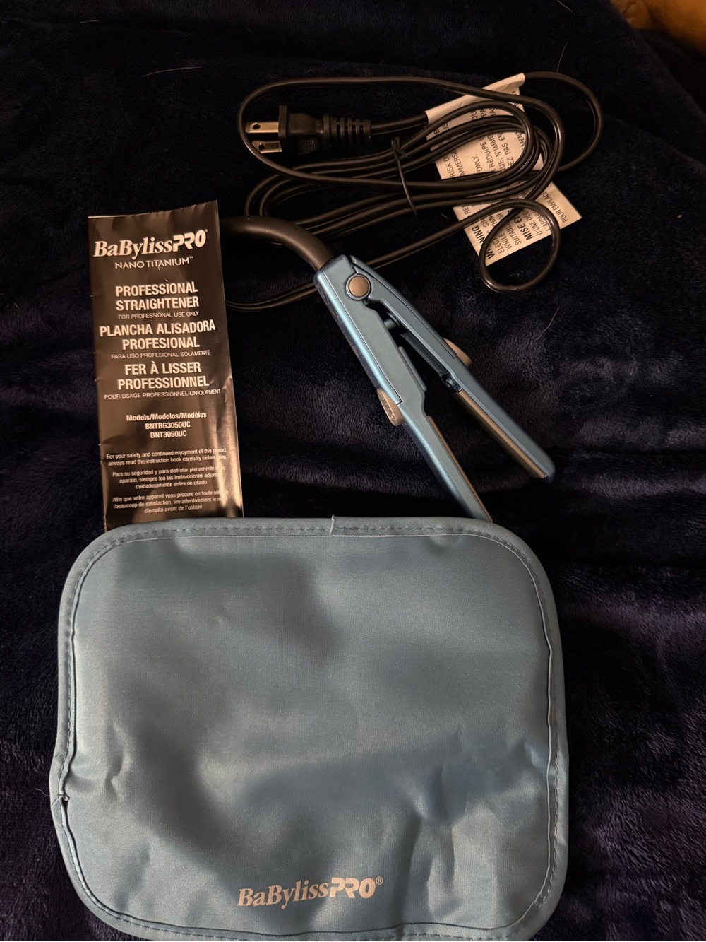 BaByliss Mini Flat Iron and Matching Light Blue Heat Pouch